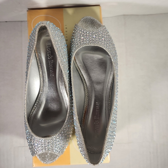 Women's Michaelangelo by David's Bridal Ajustin10 Low Wedge Peep Toe - Picture 2 of 9